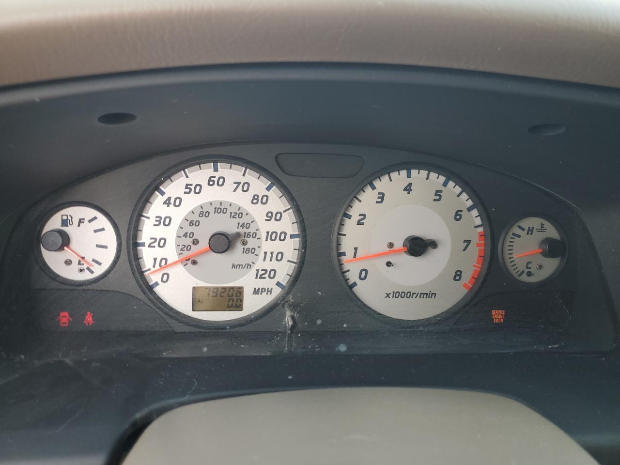 2001 Nissan Pathfinder - Image 10