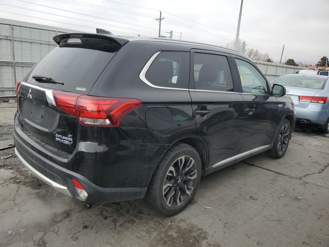 2018 Mitsubishi Outlander - Image 3