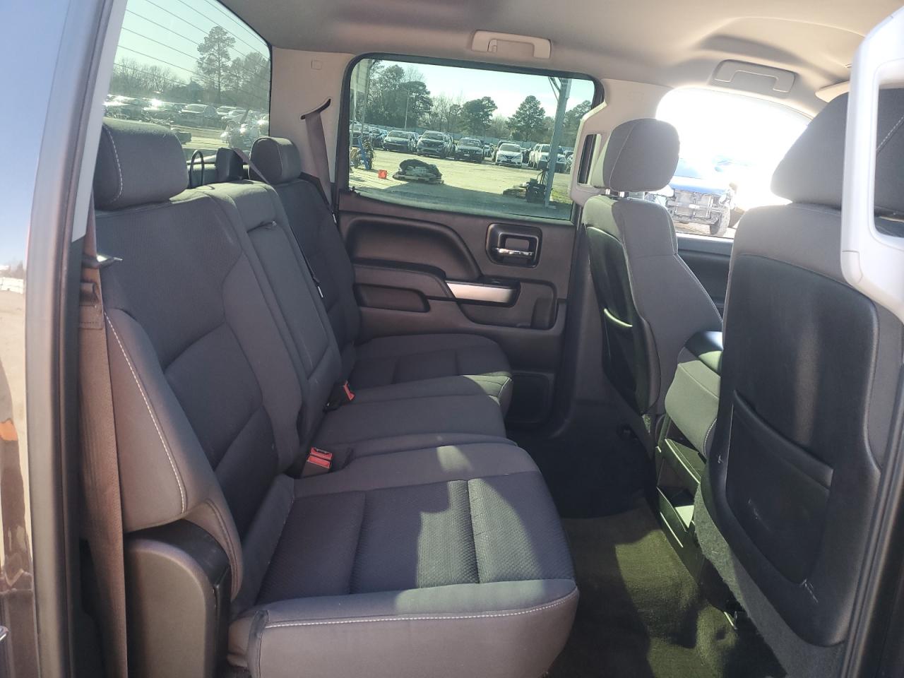 2015 Chevrolet Silverado - Image 10