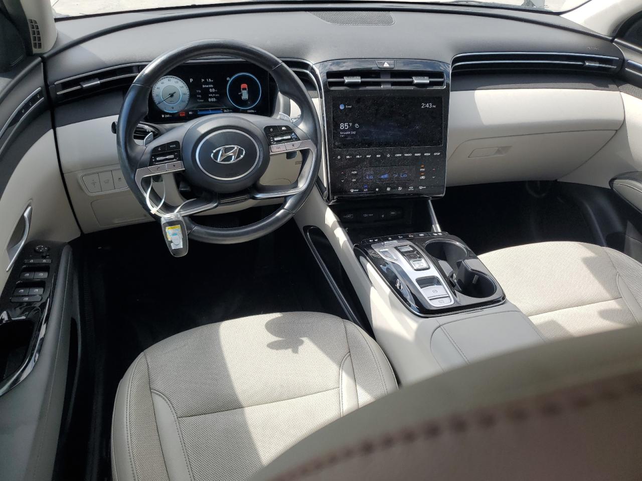 2022 Hyundai Tucson - Image 8