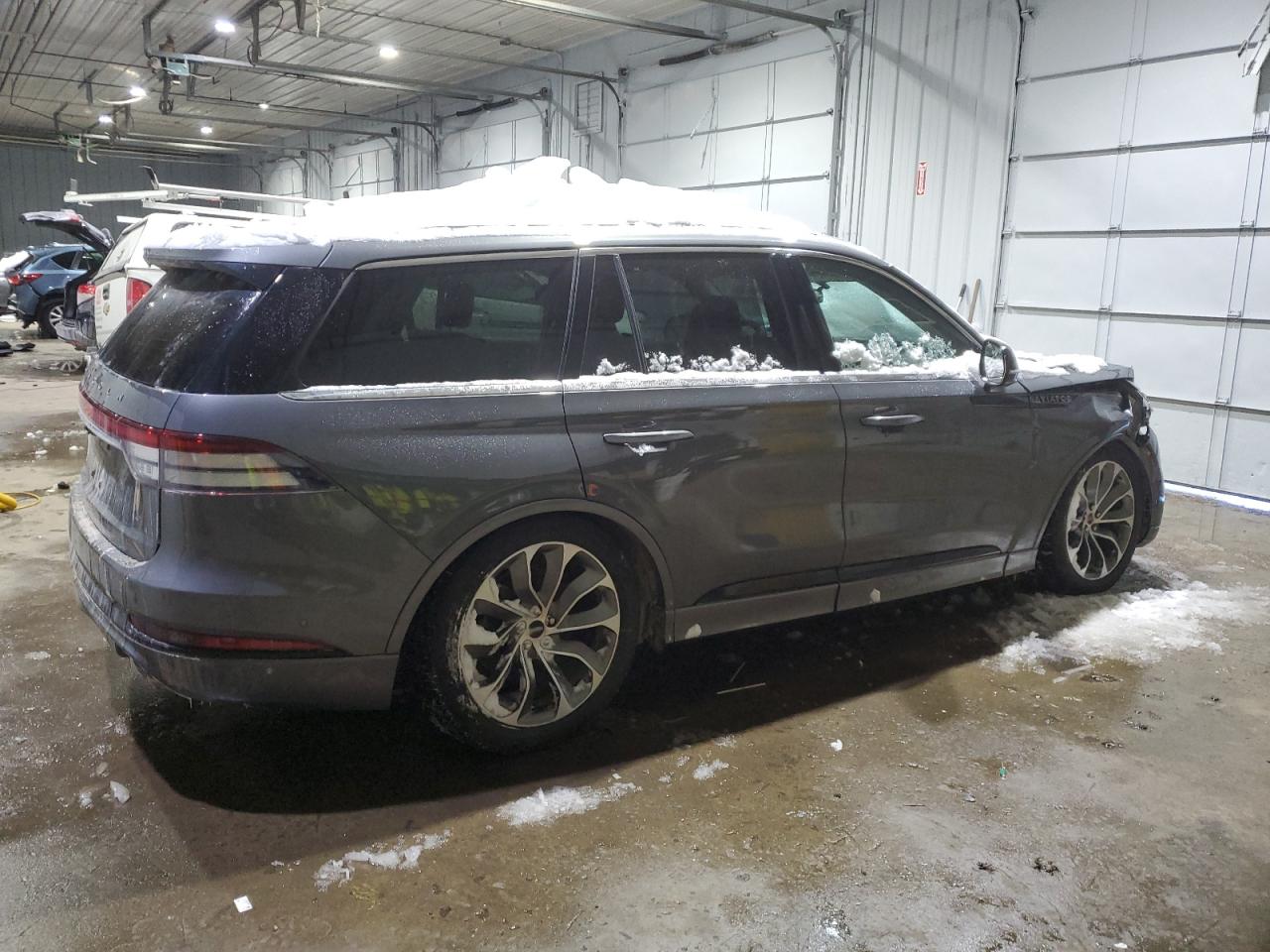 2021 Lincoln Aviator - Image 3