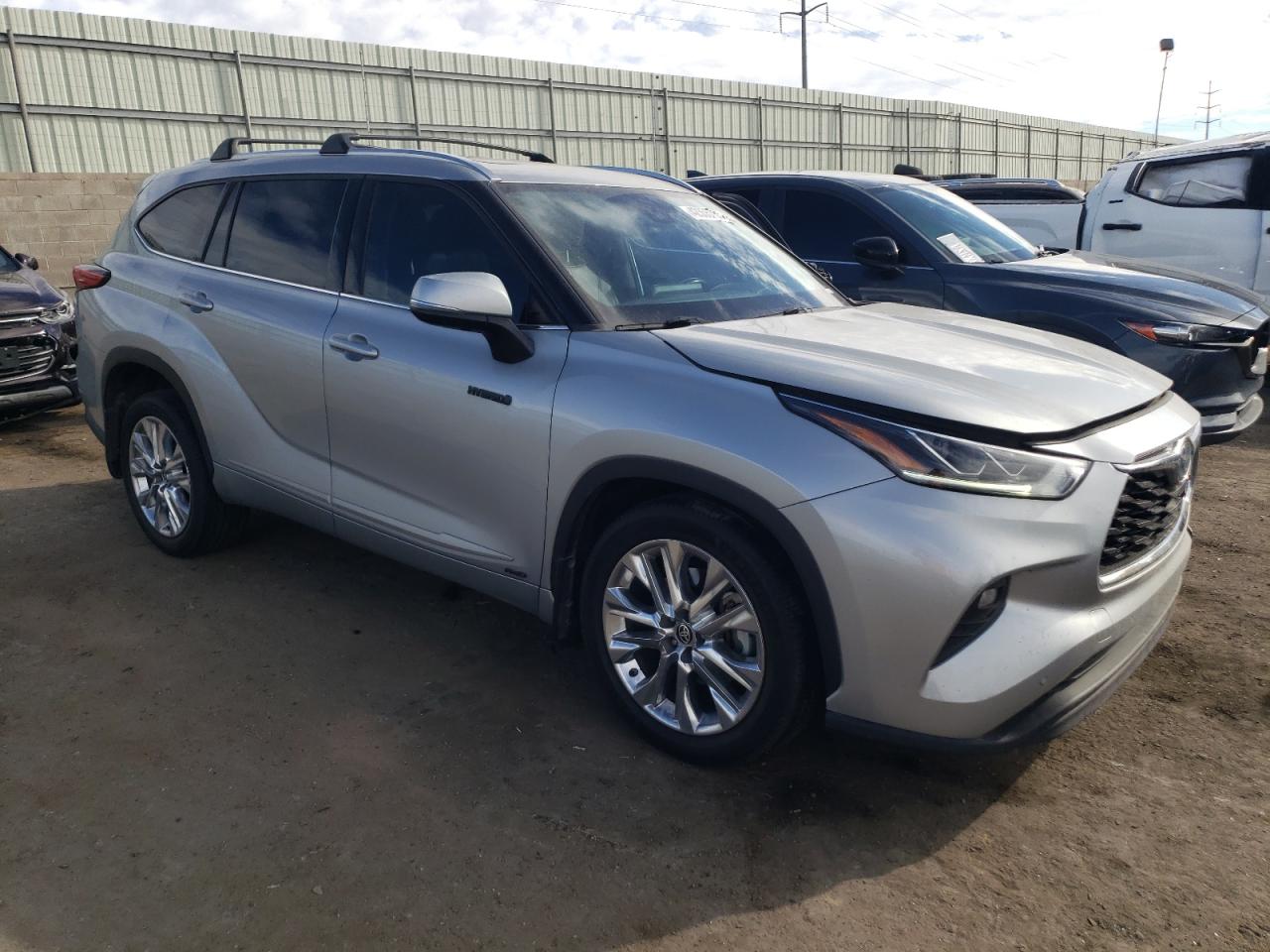 2021 Toyota Highlander - Image 4