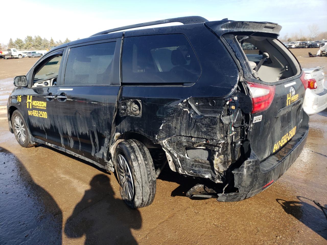 2019 Toyota Sienna - Image 2