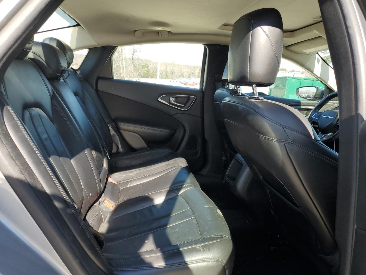 2015 Chrysler 200 - Image 10