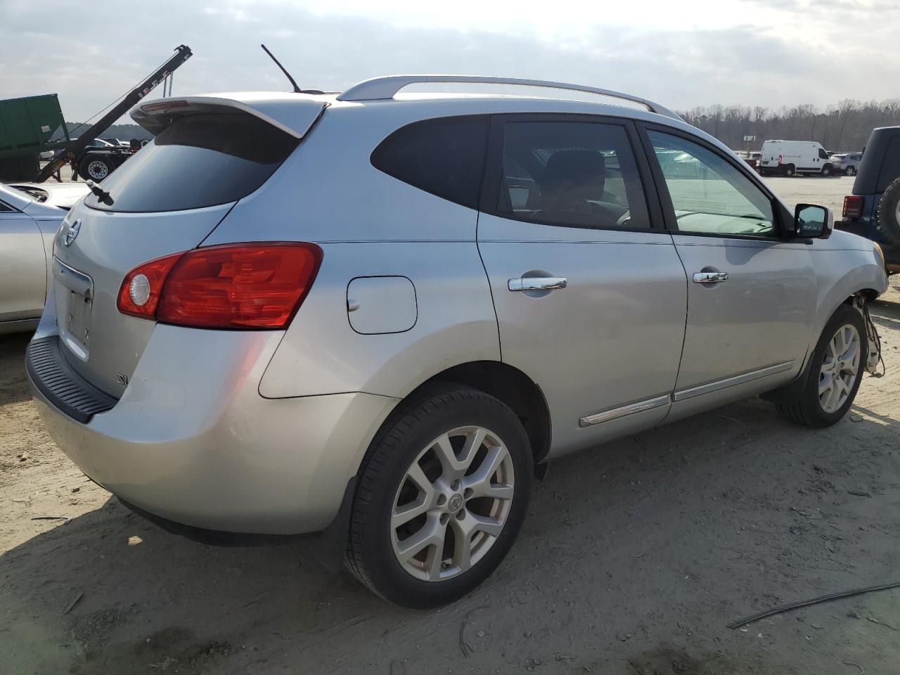 2013 Nissan Rogue - Image 3