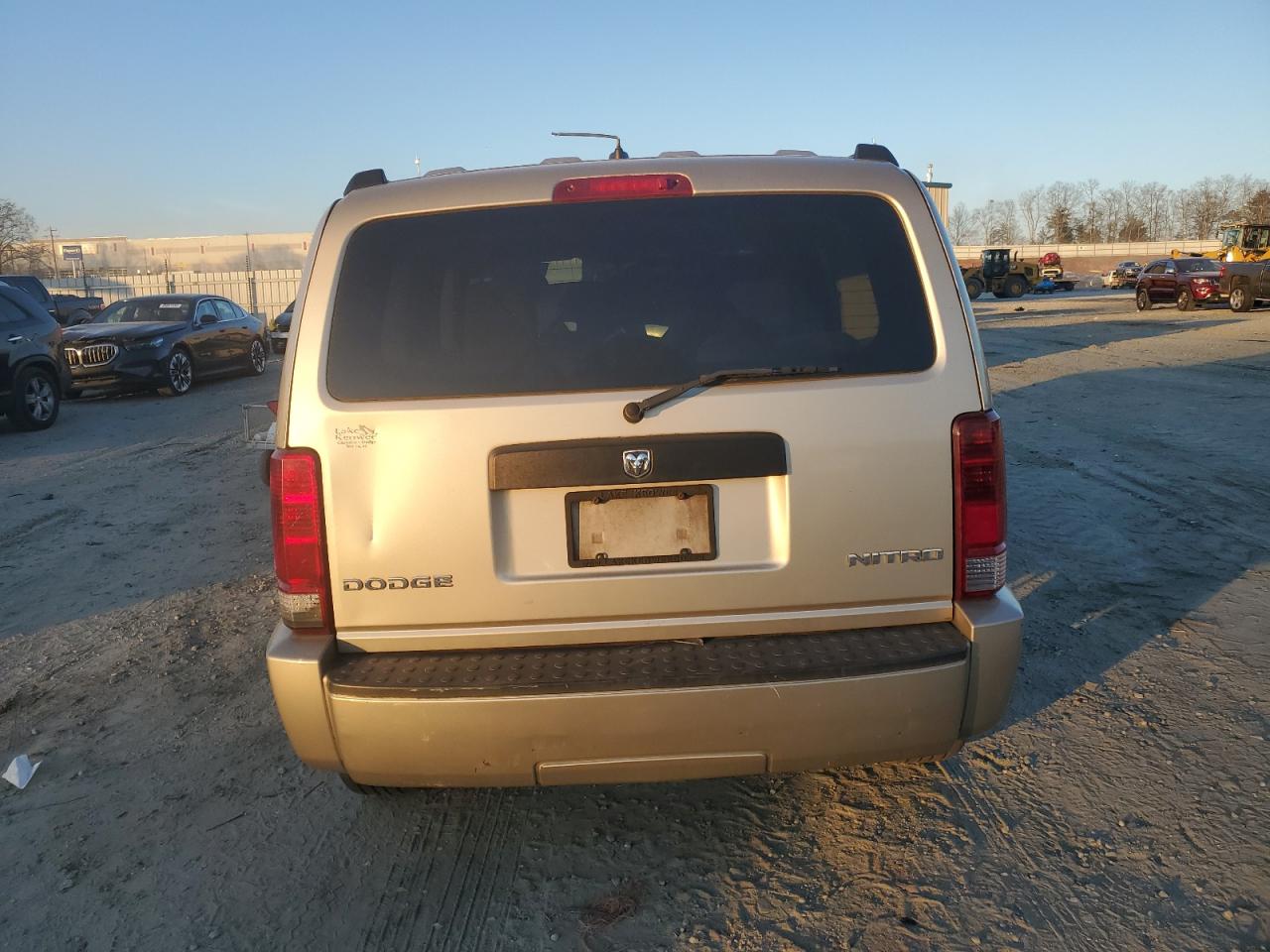 2010 Dodge Nitro - Image 6