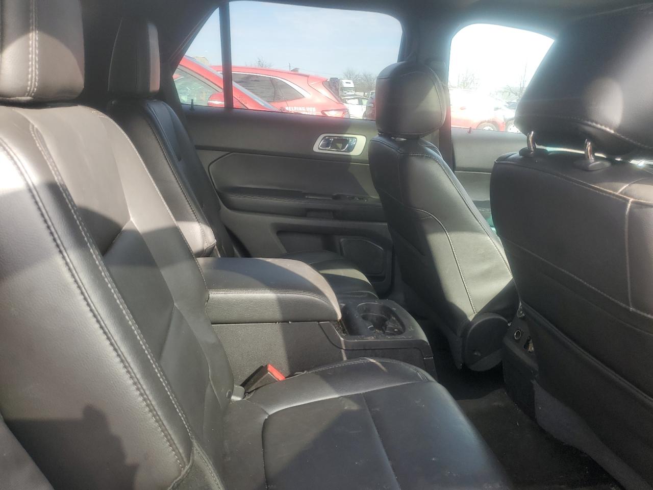 2015 Ford Explorer - Image 11