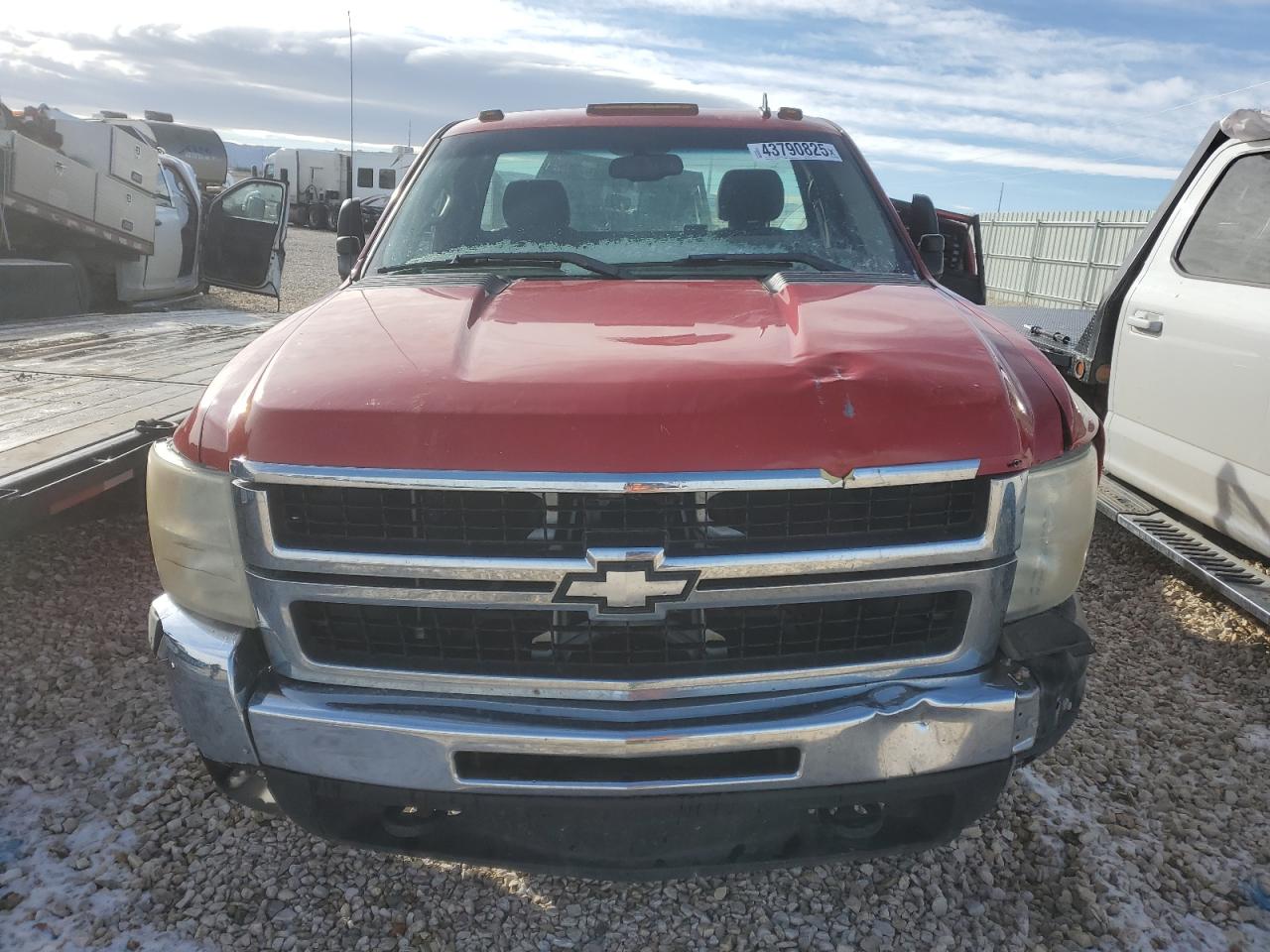 2007 Chevrolet Silverado - Image 5