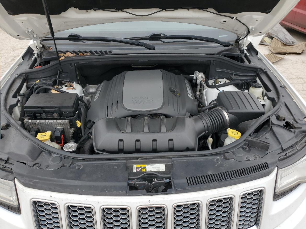 2015 Jeep Grand Cherokee - Image 14