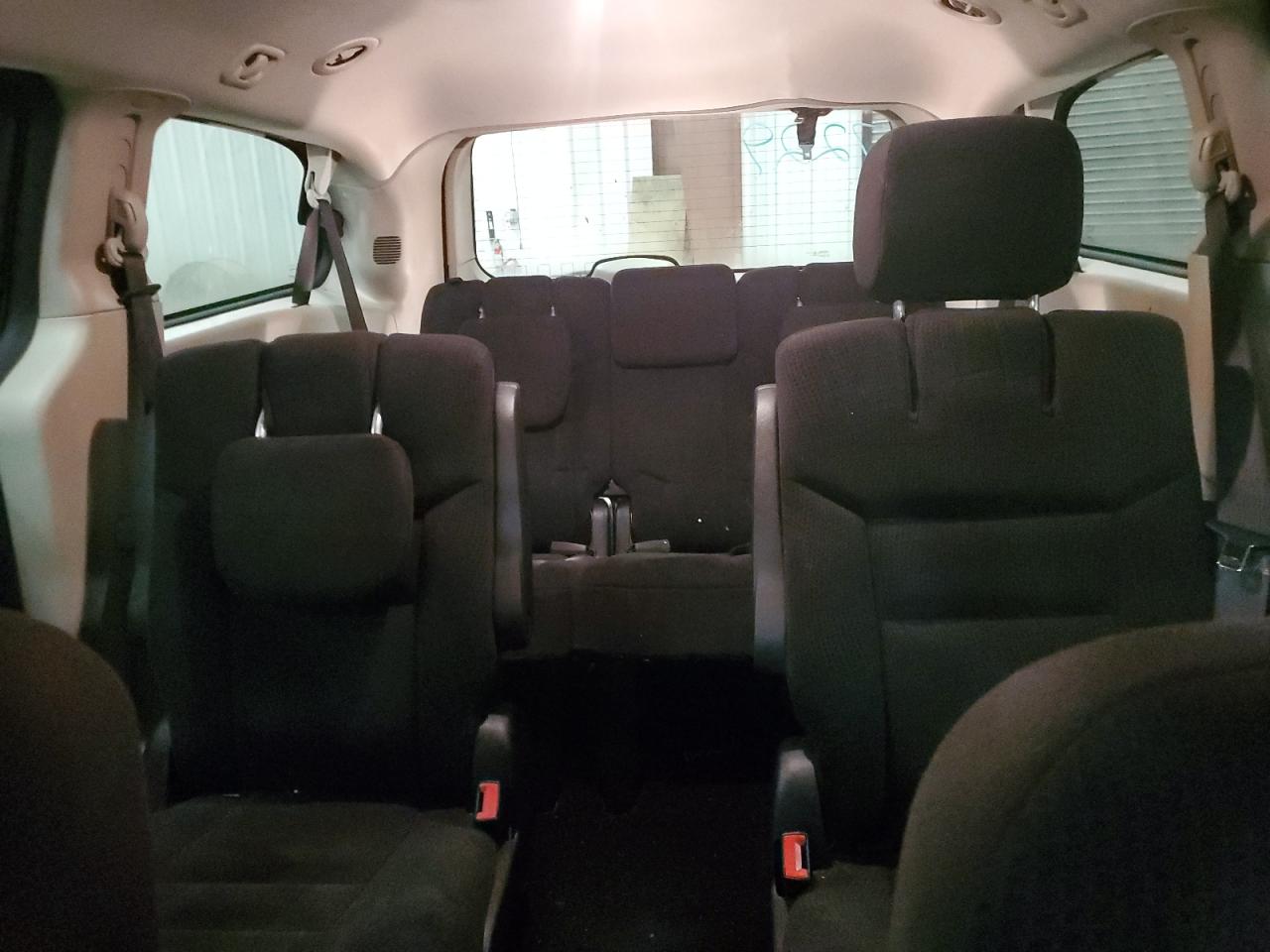 2016 Dodge Caravan - Image 10