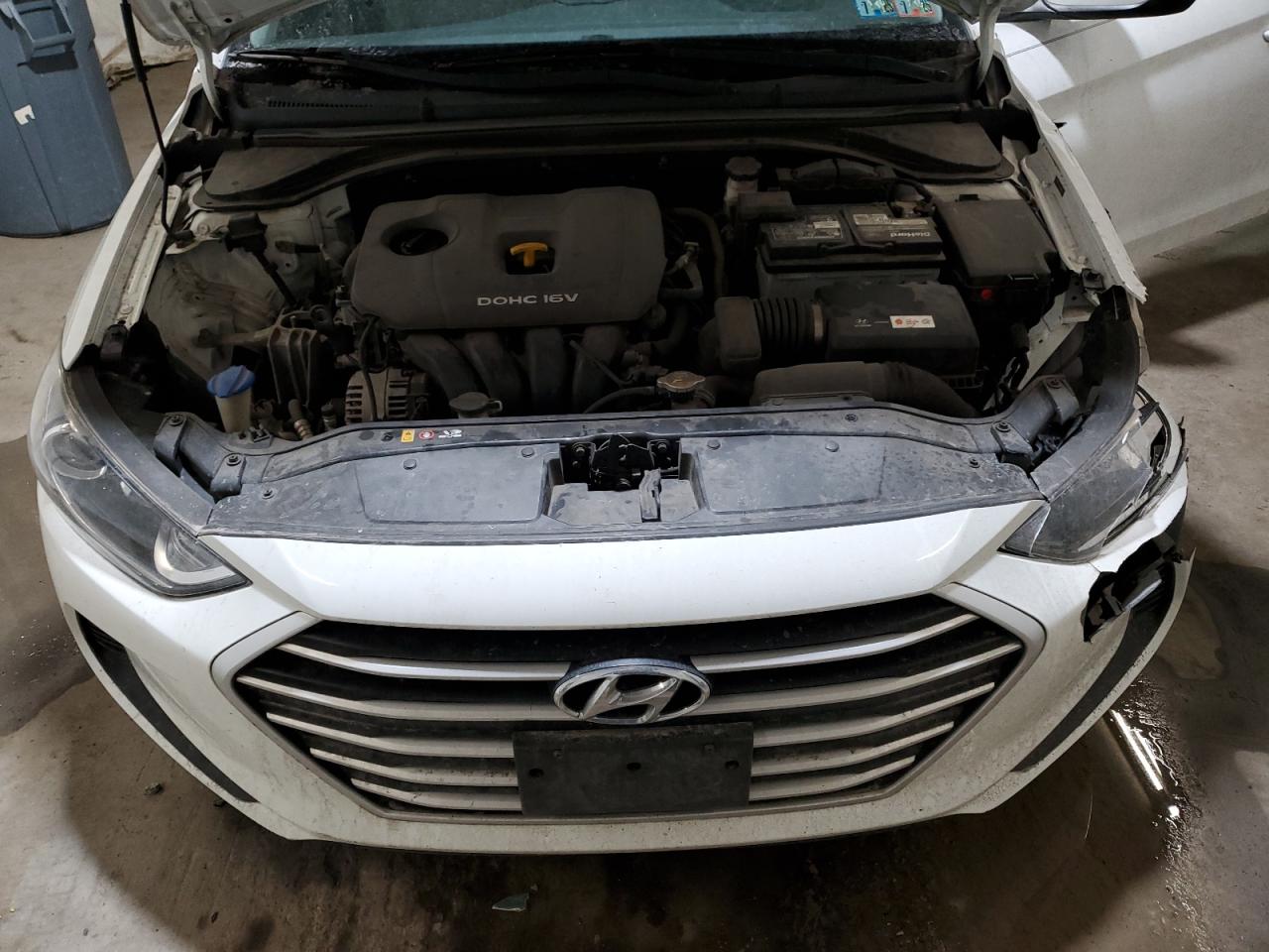 2017 Hyundai Elantra - Image 11