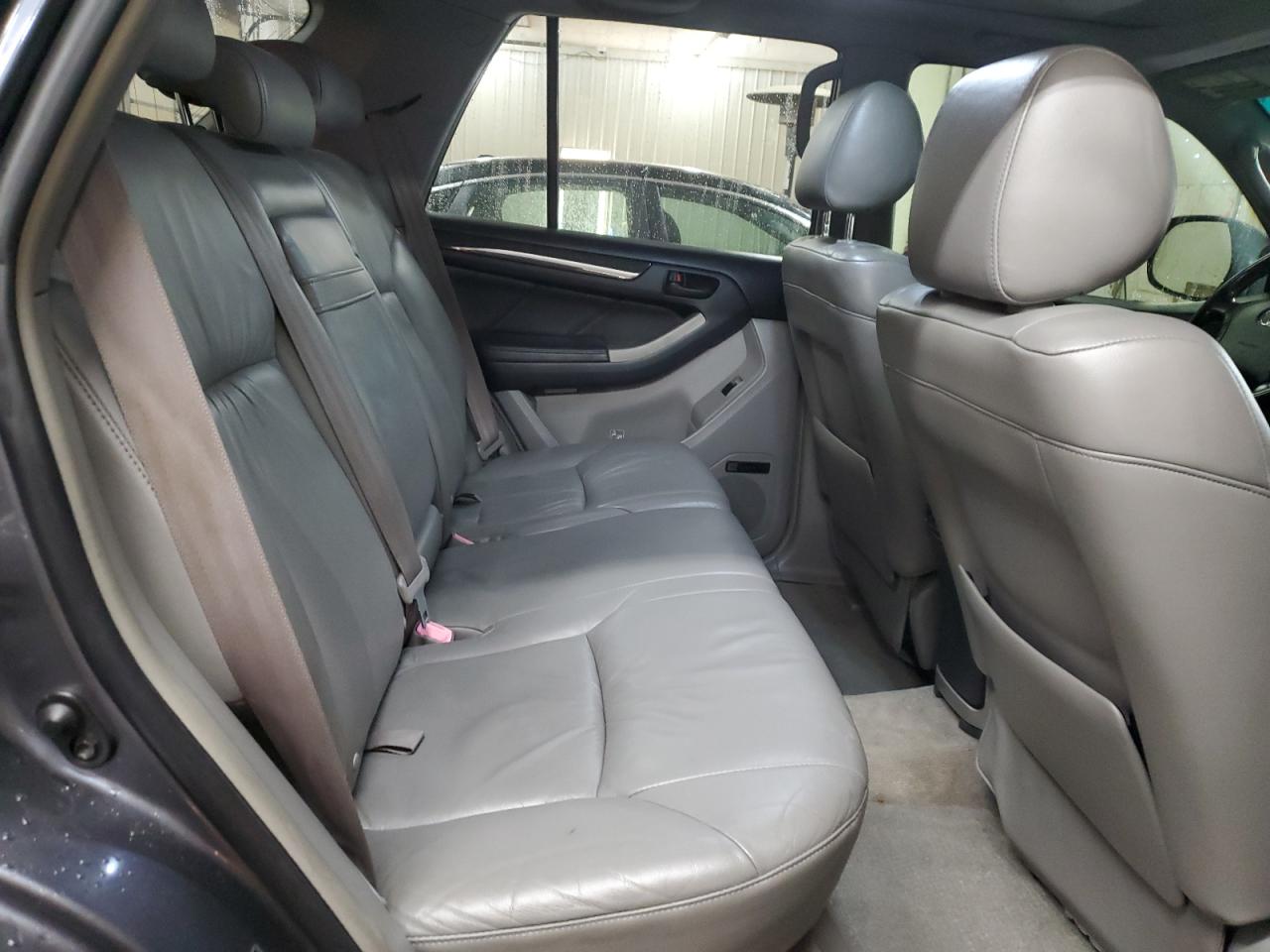2005 Toyota 4Runner - Image 11