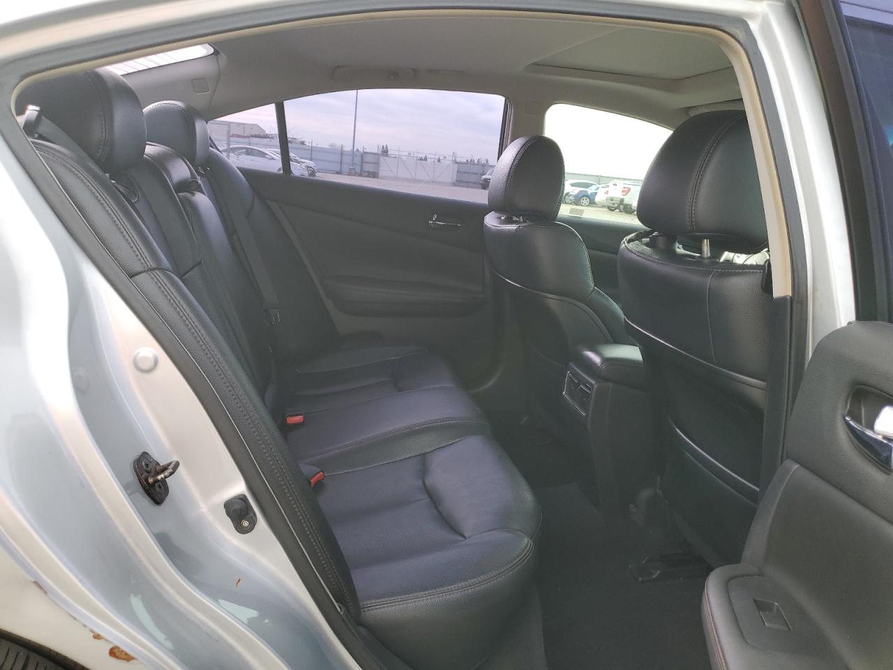 2010 Nissan Maxima - Image 10