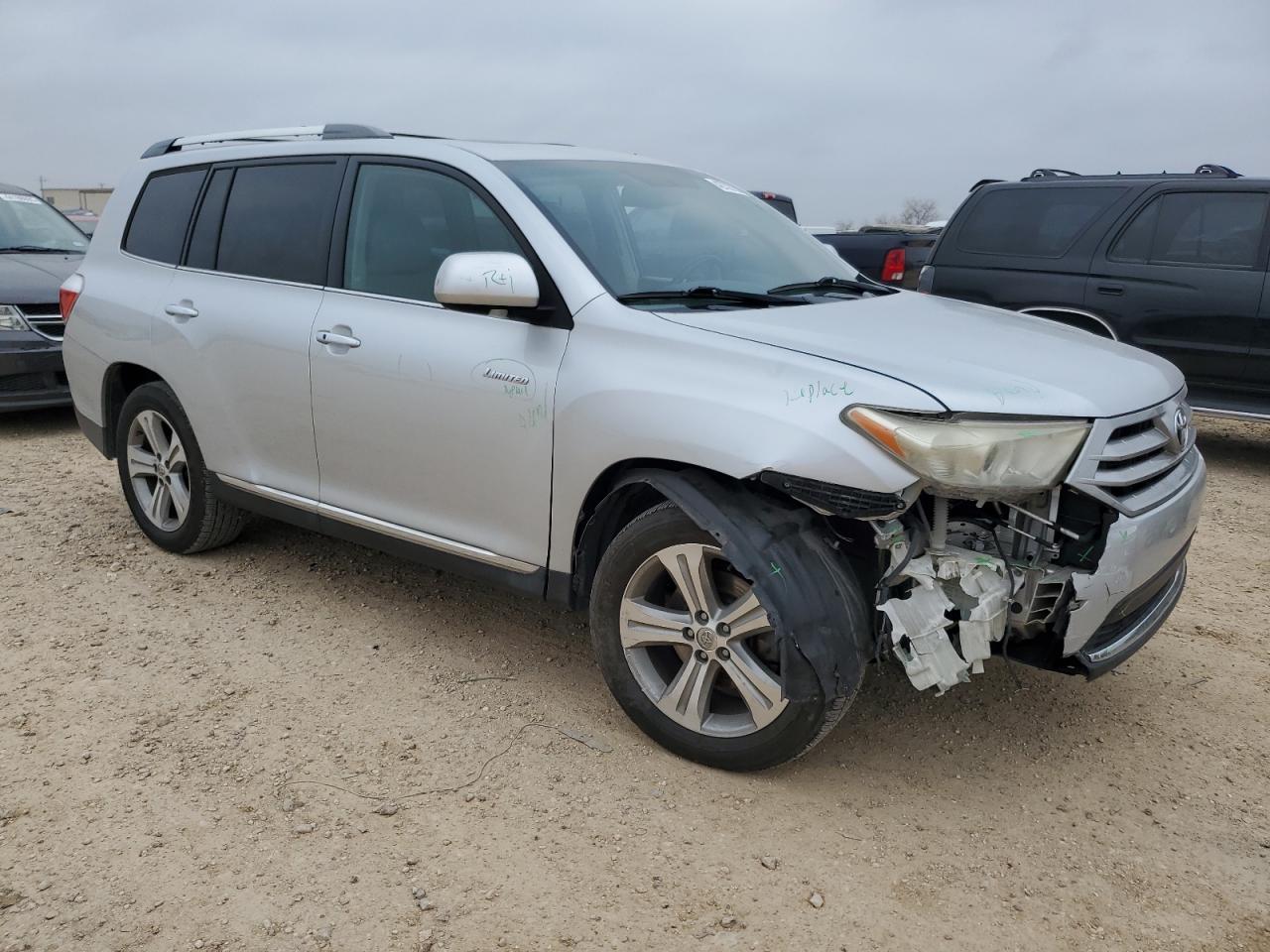 2013 Toyota Highlander - Image 4