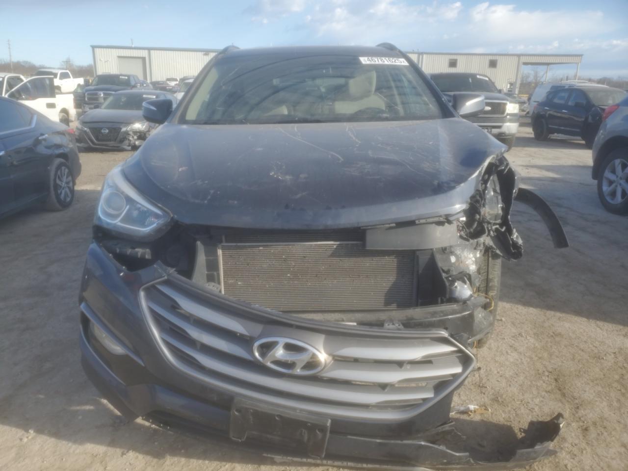 2017 Hyundai Santa Fe - Image 5