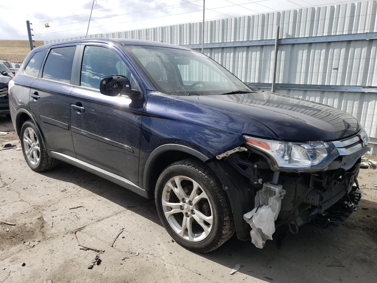 2015 Mitsubishi Outlander - Image 4