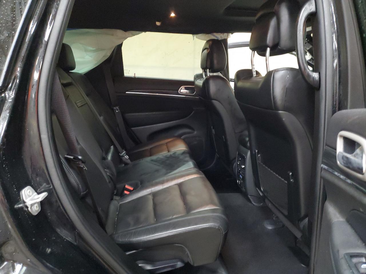 2020 Jeep Grand Cherokee - Image 11