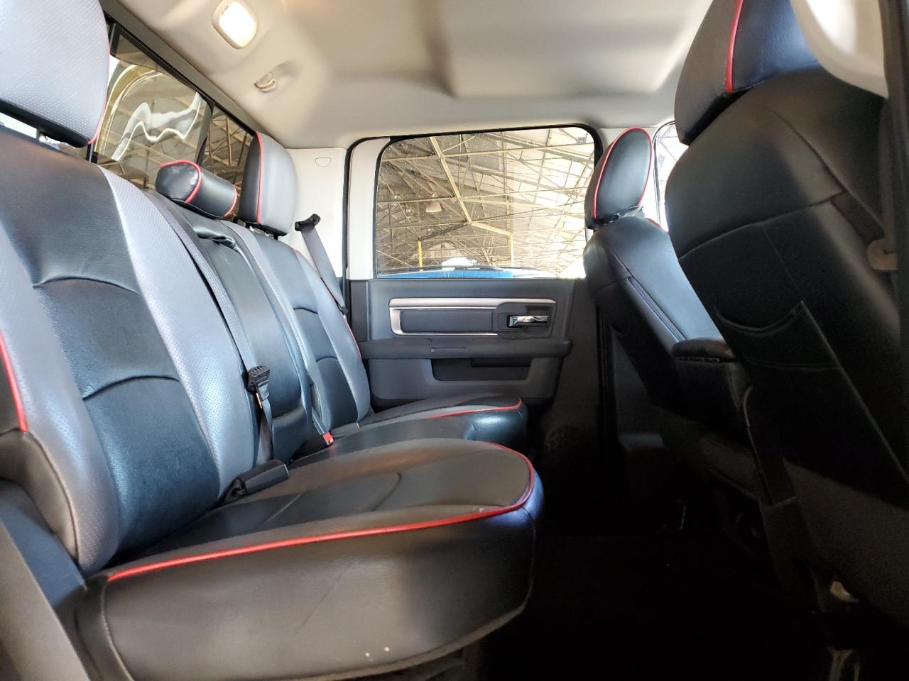 2016 RAM 1500 - Image 10
