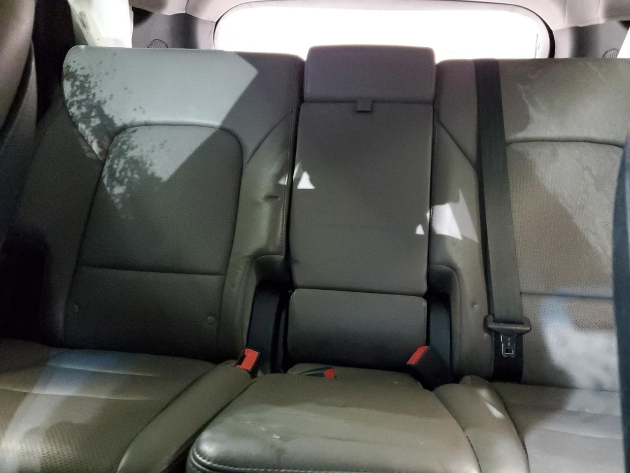 2017 Hyundai Santa Fe - Image 10