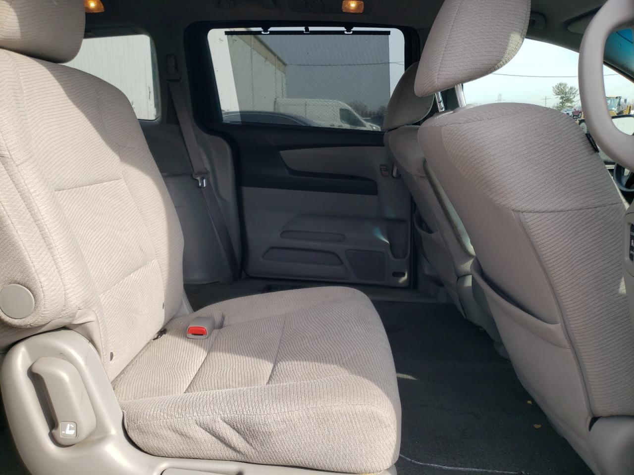 2011 Honda Odyssey - Image 11