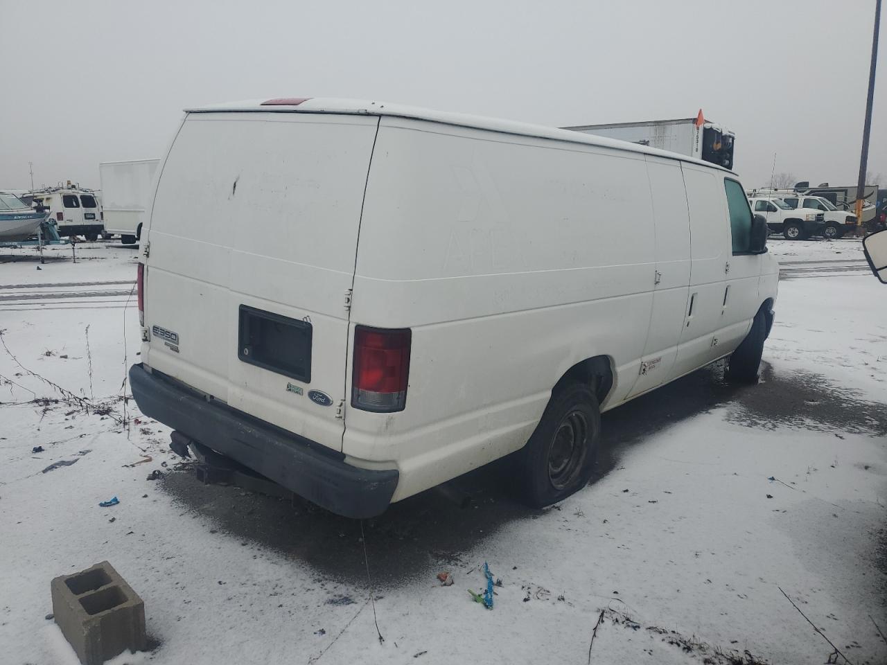 2011 Ford Econoline - Image 3