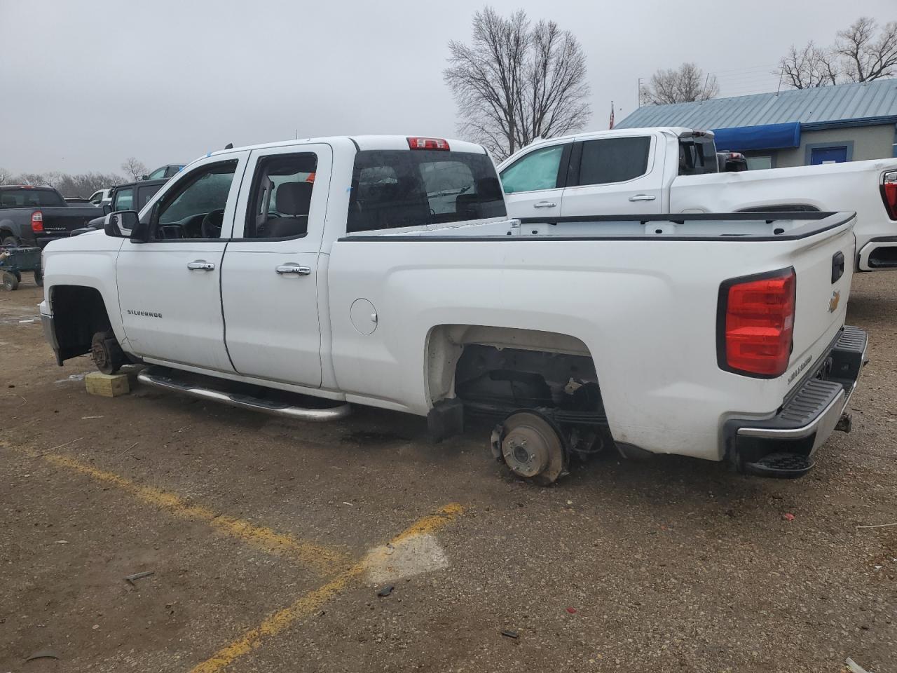 2015 Chevrolet Silverado - Image 2