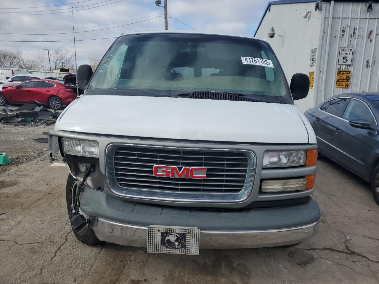 2000 GMC Savana - Image 5