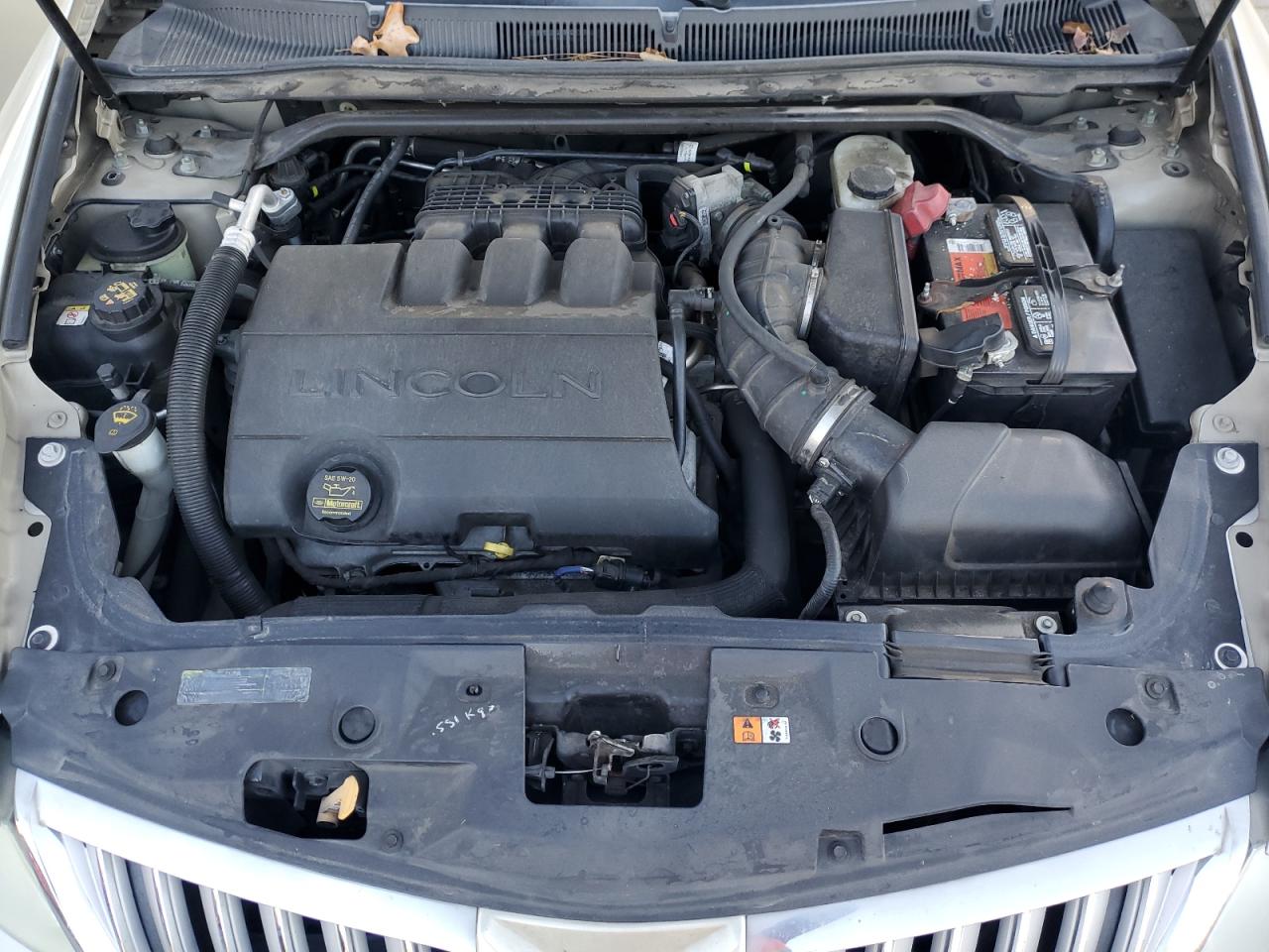 2011 Lincoln MKS - Image 11