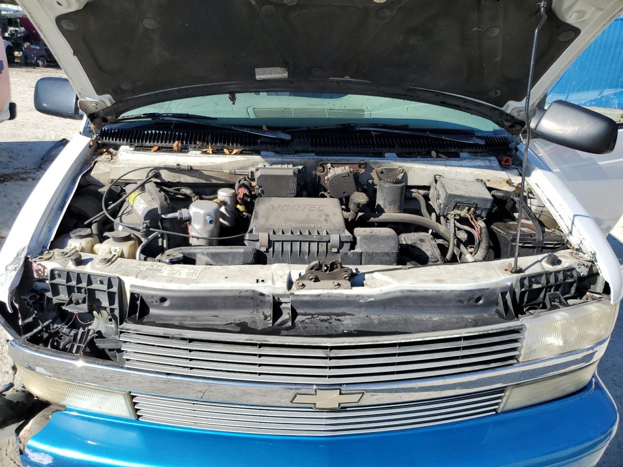 1997 Chevrolet Astro - Image 12