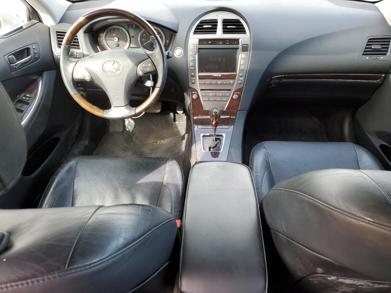2011 Lexus ES - Image 8