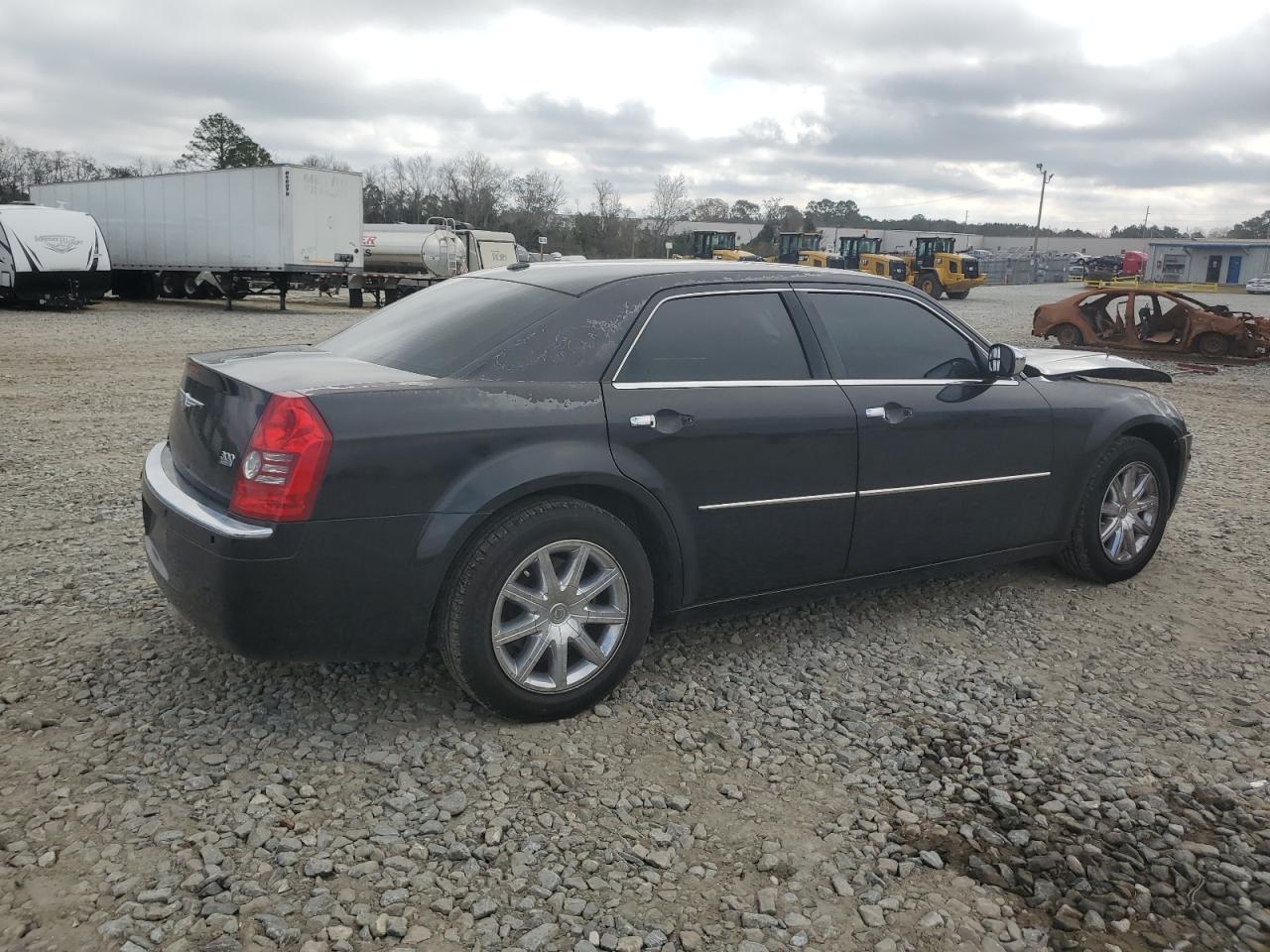 2010 Chrysler 300 - Image 3