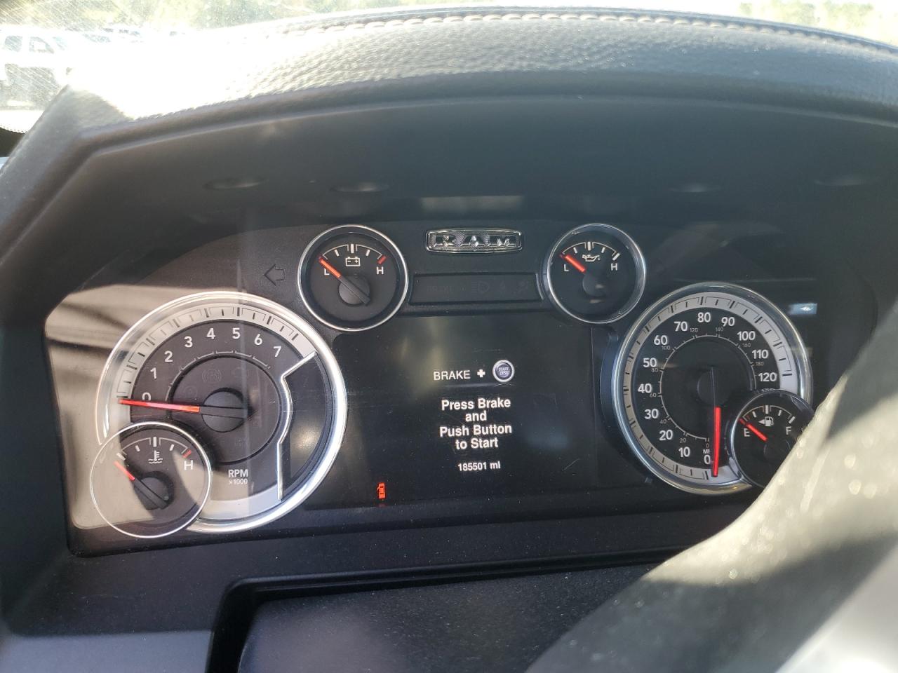 2016 RAM 1500 - Image 9