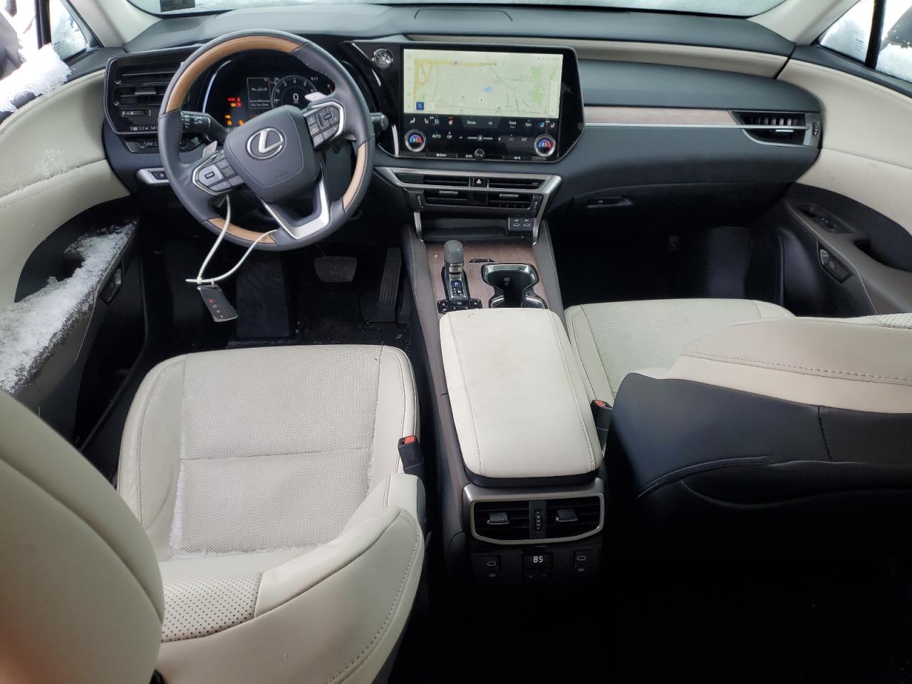 2024 Lexus RX - Image 8