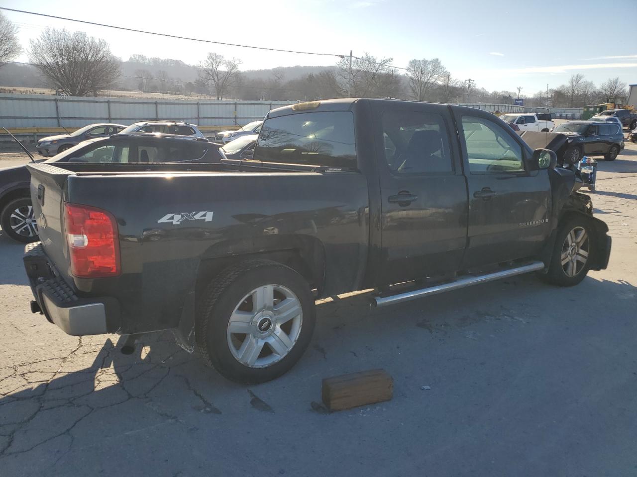 2007 Chevrolet Silverado - Image 3