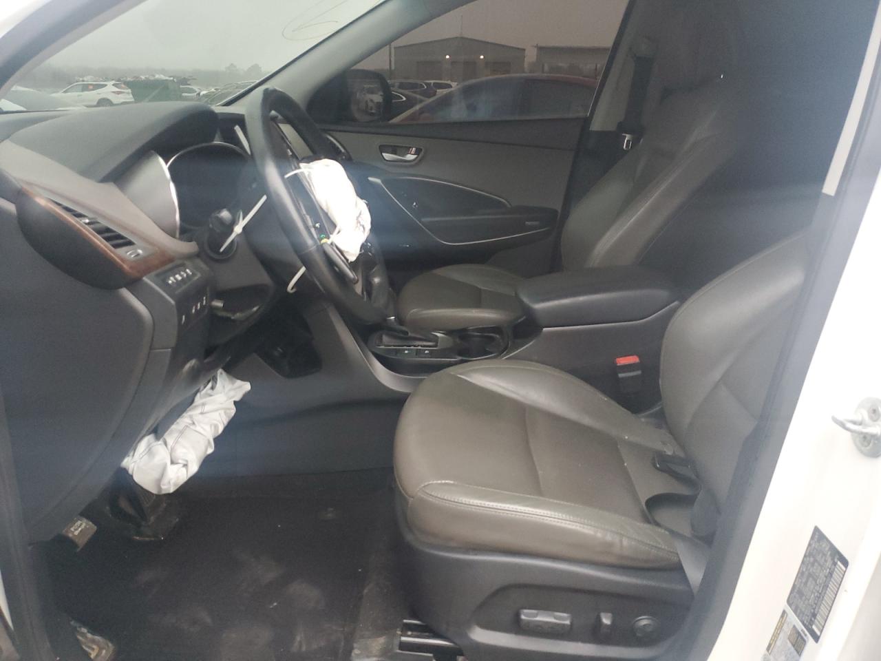 2017 Hyundai Santa Fe - Image 7