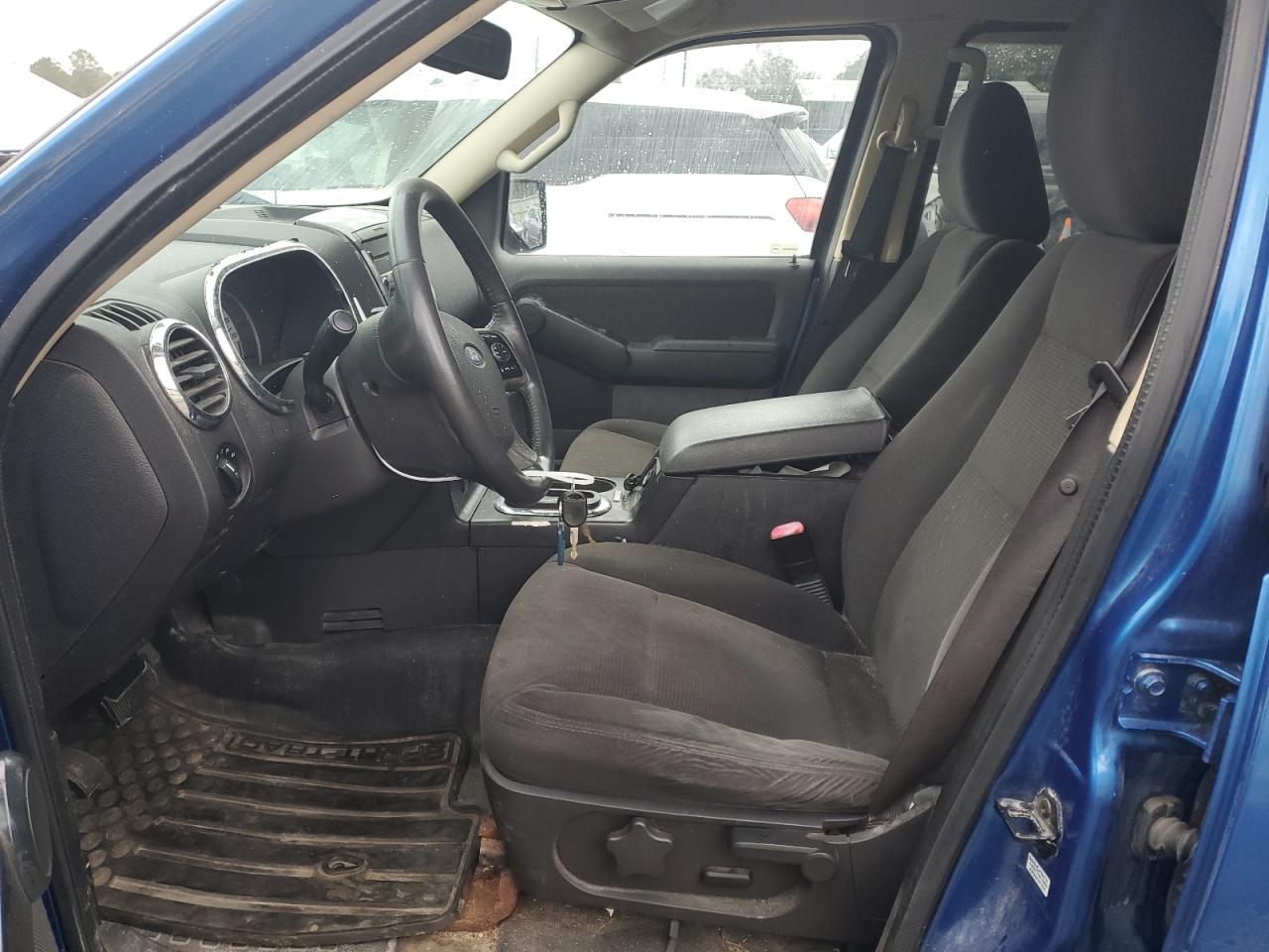 2010 Ford Explorer - Image 7