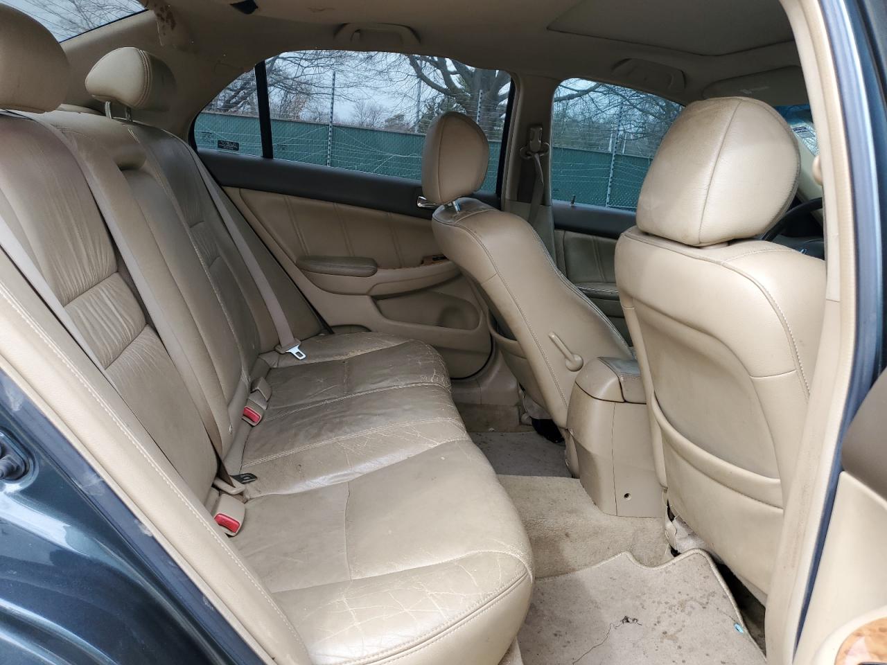 2004 Honda Accord - Image 10