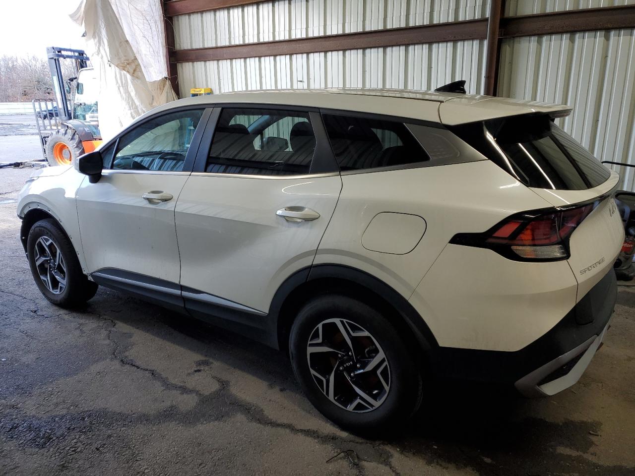 2024 Kia Sportage - Image 2