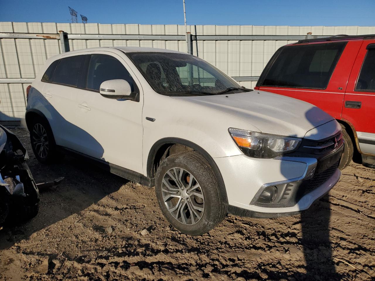 2018 Mitsubishi Outlander - Image 4