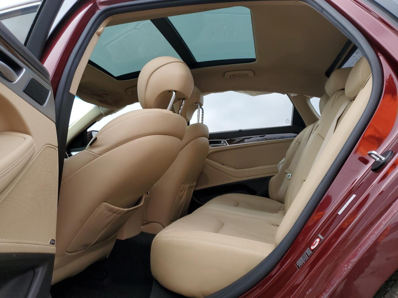 2016 Hyundai Genesis - Image 11