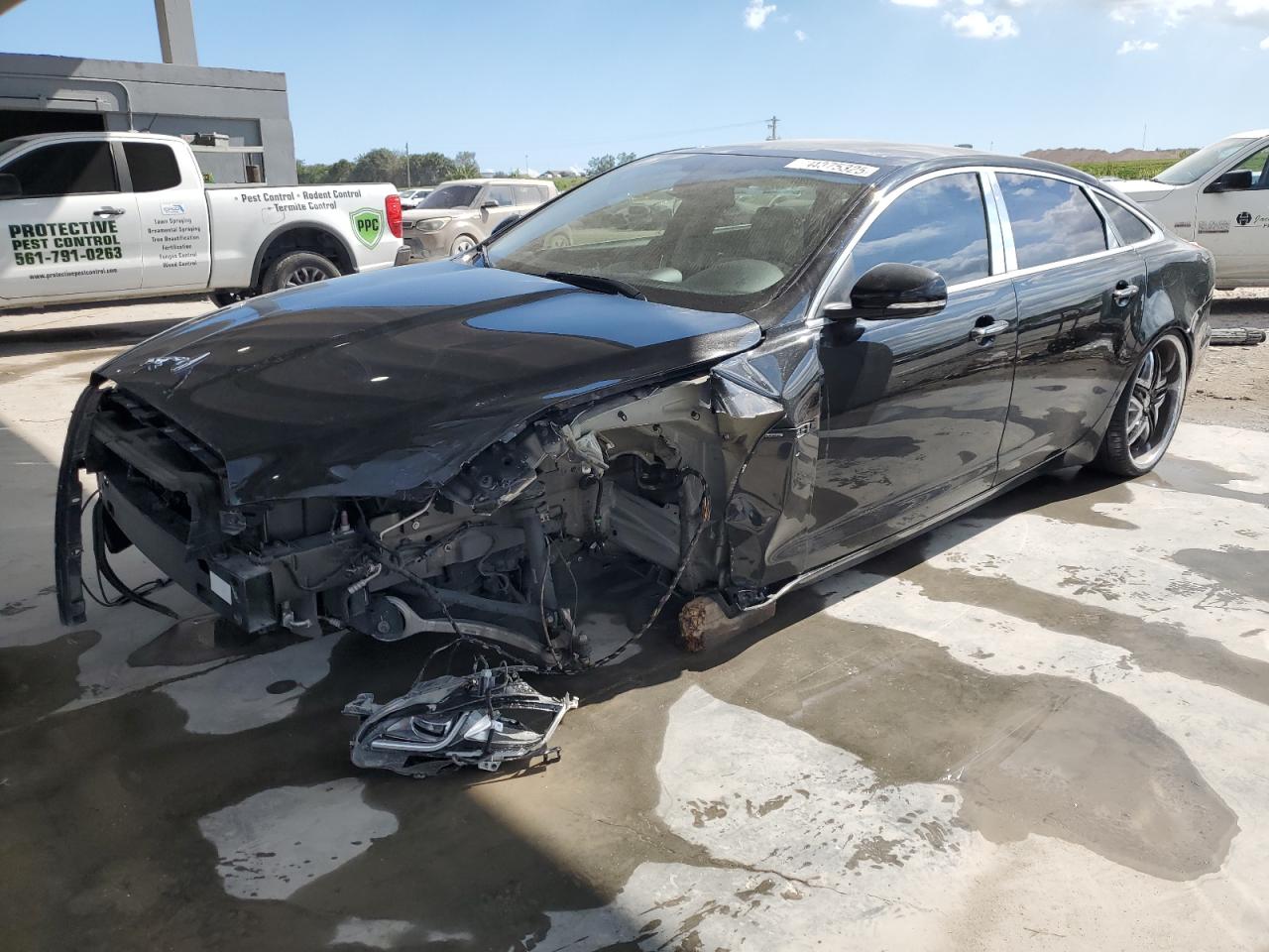 2016 Jaguar XJ - Image 1
