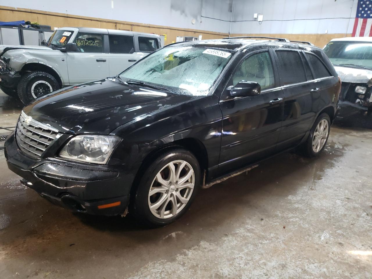 2005 Chrysler Pacifica - Image 1