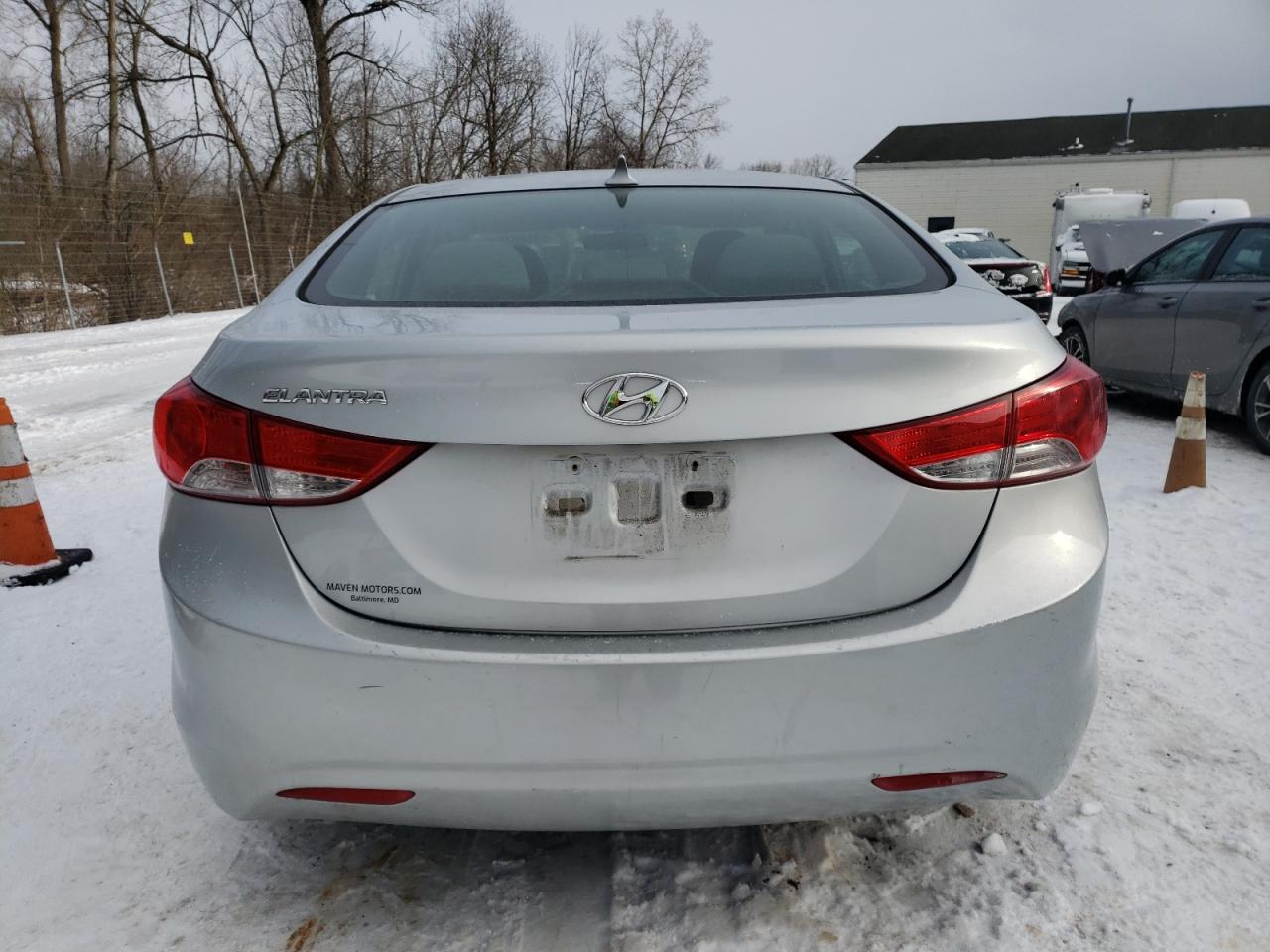 2013 Hyundai Elantra - Image 6