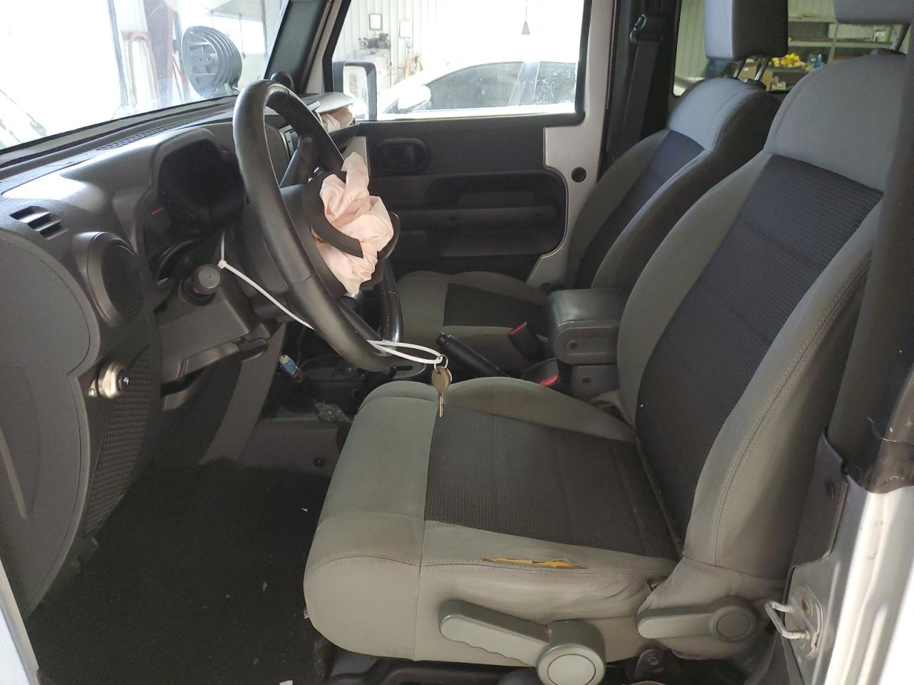 2009 Jeep Wrangler - Image 7
