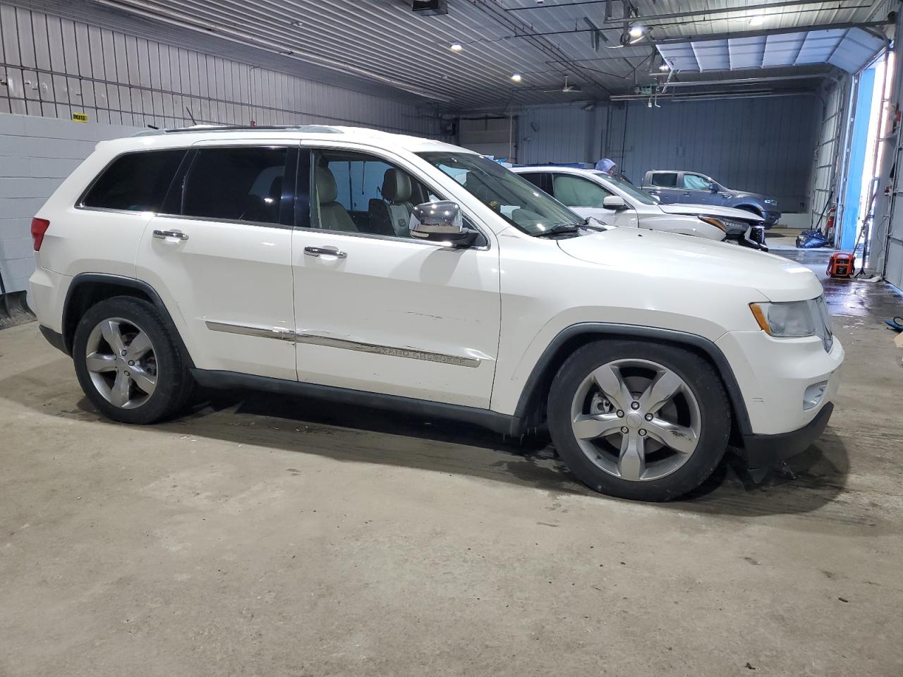 2012 Jeep Grand Cherokee - Image 4