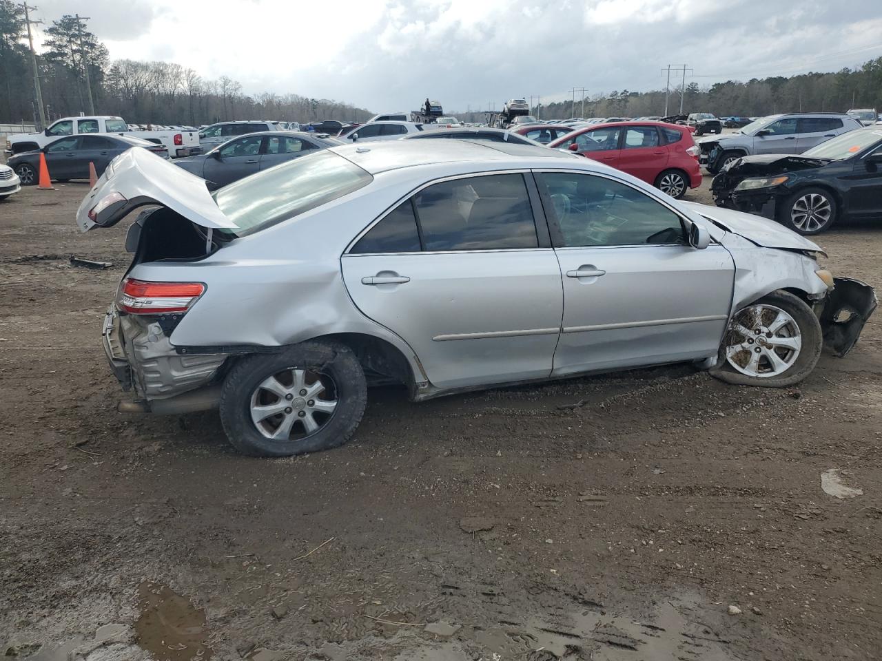 2011 Toyota Camry - Image 3