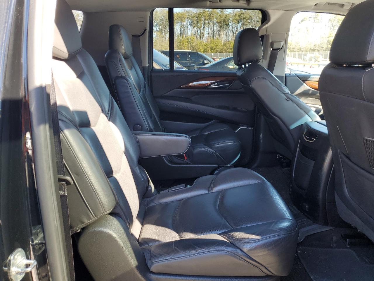 2018 Cadillac Escalade - Image 11
