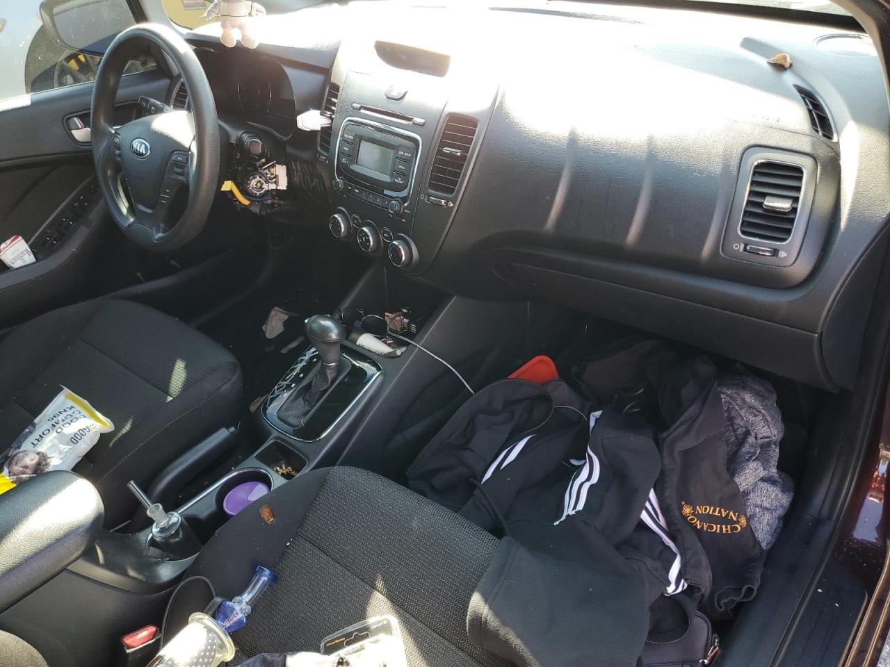 2017 Kia Forte - Image 8