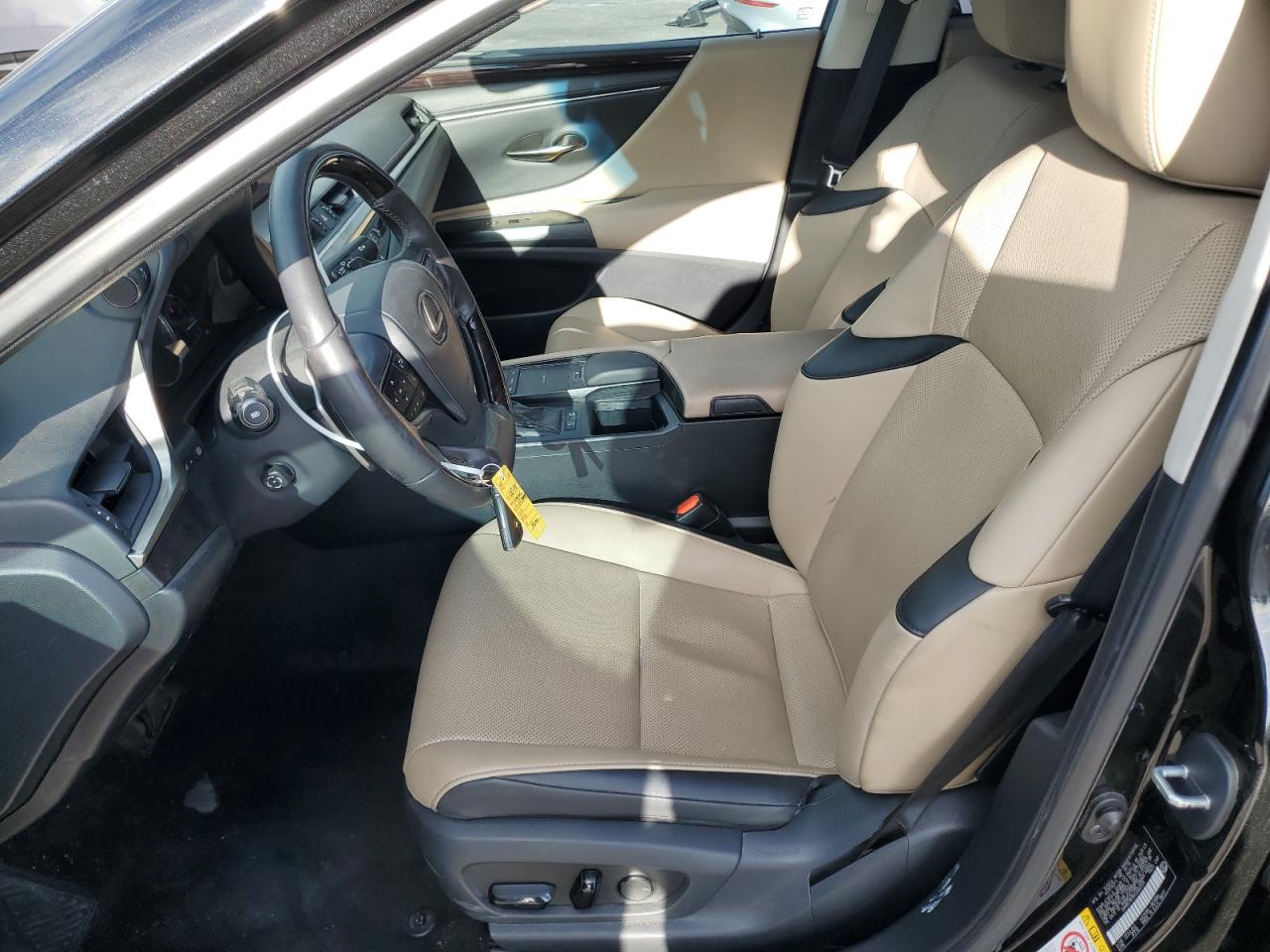 2019 Lexus ES - Image 7