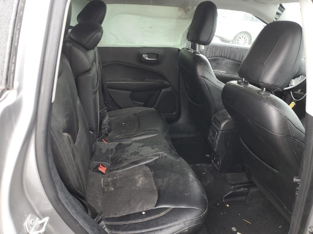 2018 Jeep Compass - Image 10